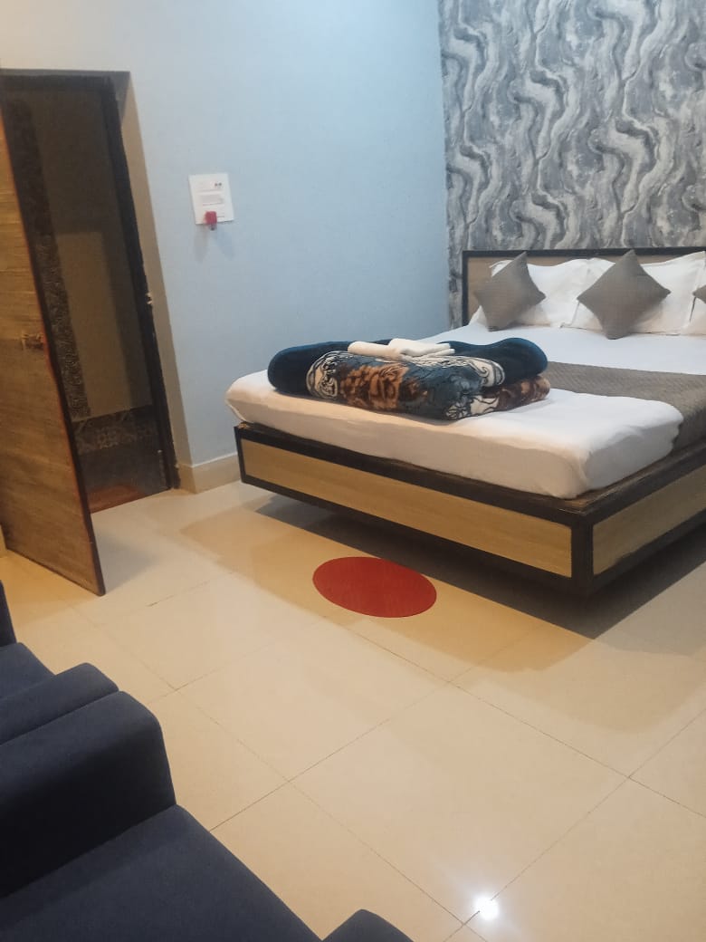 Triple Bed With Ac